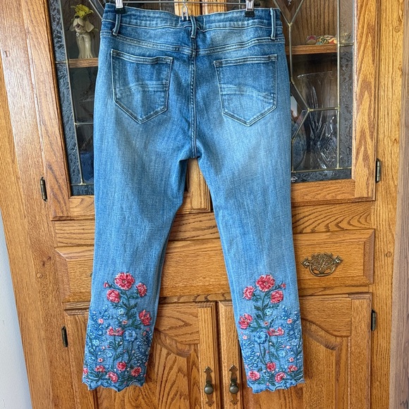 DRIFTWOOD Candace Cropped Denim Jeans with Floral Embroidery and Scalloped Hems - Picture 5 of 5